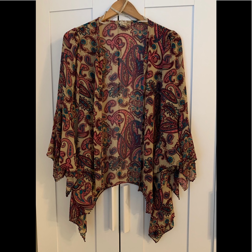 NWT Gimmicks by BKE Kimono
